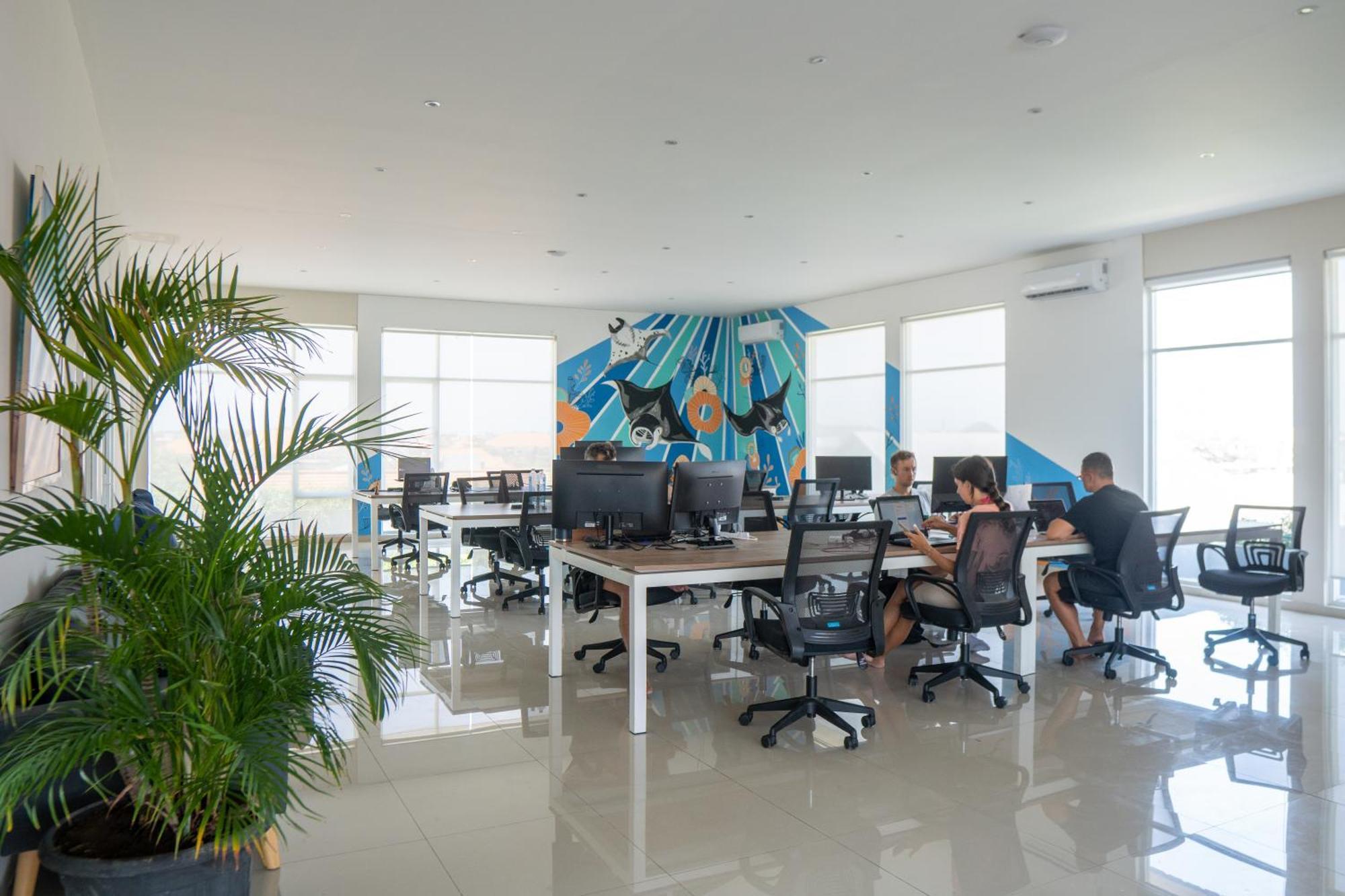 Bali Bustle Pararaton Coliving And Coworking Space Legian Exterior foto